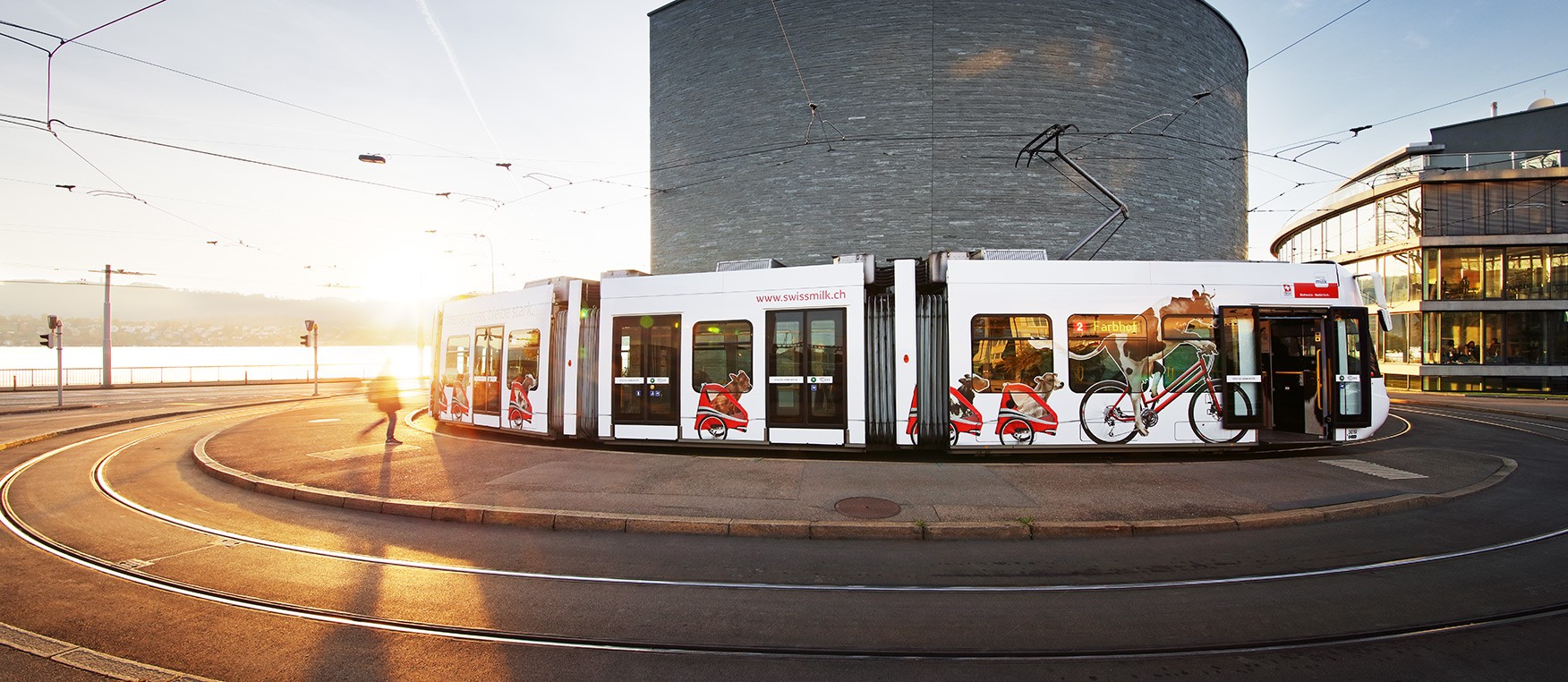 Vollbemaltes Tram